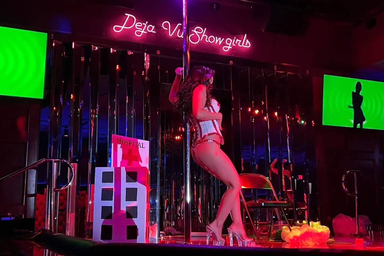 deja vu showgirls amateur night